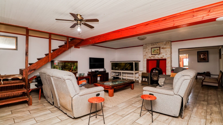 5 Bedroom Property for Sale in Hartenbos Central Western Cape
